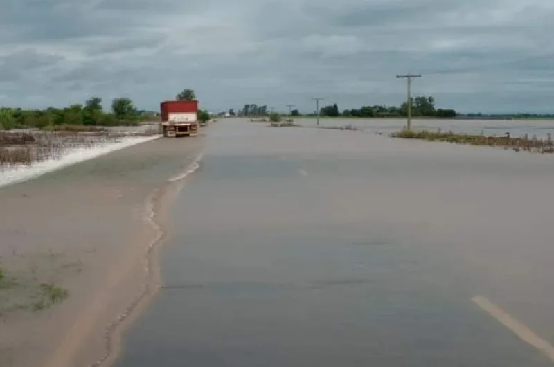 Debido A Las Intensas Lluvias Hay Cortes De Tr Nsito Y Desv Os En La