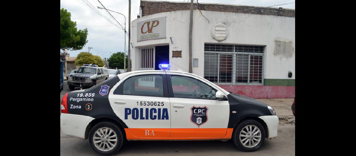  Los ladrones ingresaron tras forzar una de las puertas de la sede ubicada en Bolivia y Somoza (LA OPINION)