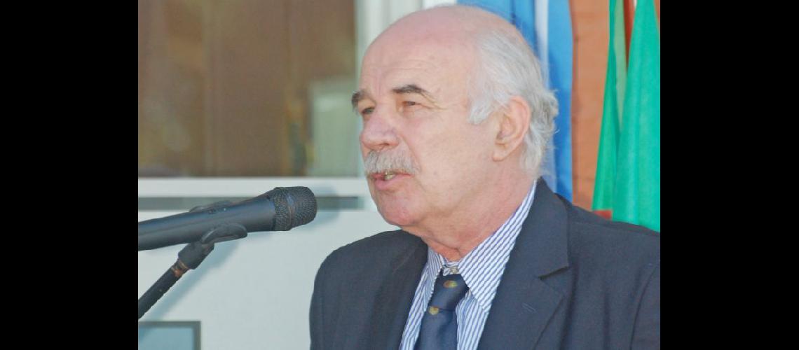  Ministro Carlos Casamiquela (LA OPINION) 