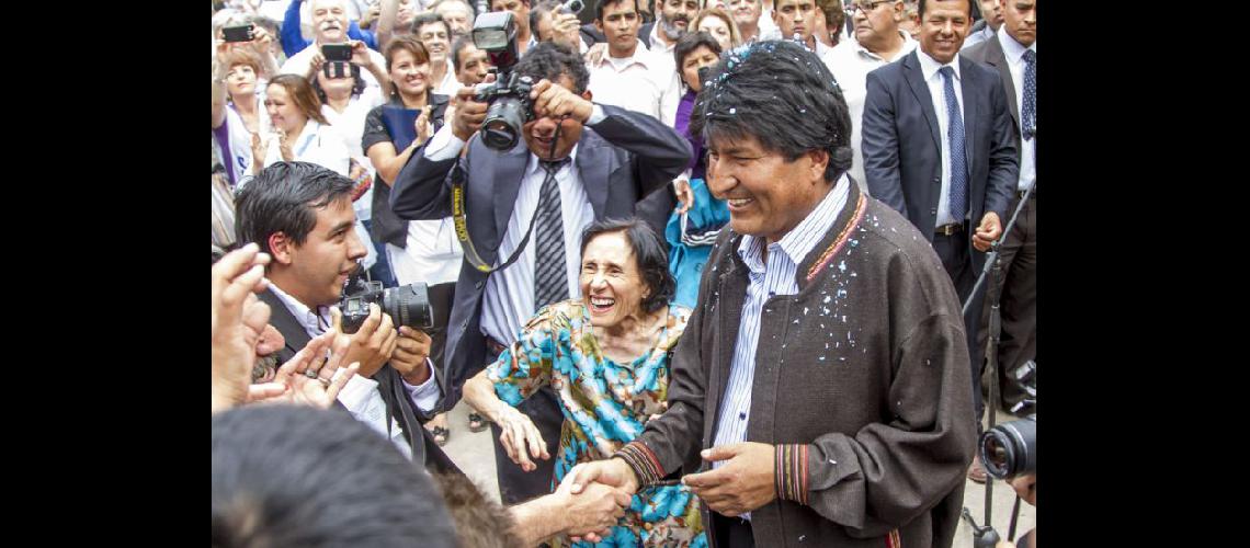  Evo Morales visitó la escuela Nº 4136 Julio Argentino Cornejo en la localidad de Campo Santo Salta (NA)