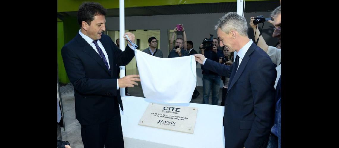  Sergio Massa y el intendente Mario Meoni inauguraron ayer el Polo Tecnológico de Junín (NA)