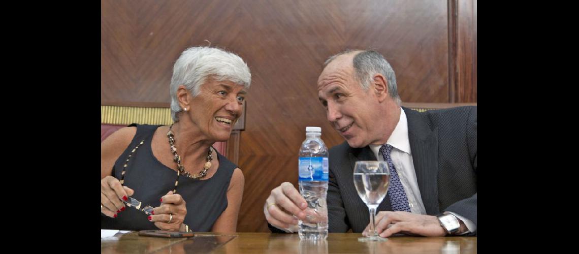  Mónica Pinto decana de la Facultad de Derecho de la UBA y Ricardo Lorenzetti titular de la corte Suprema (NA)