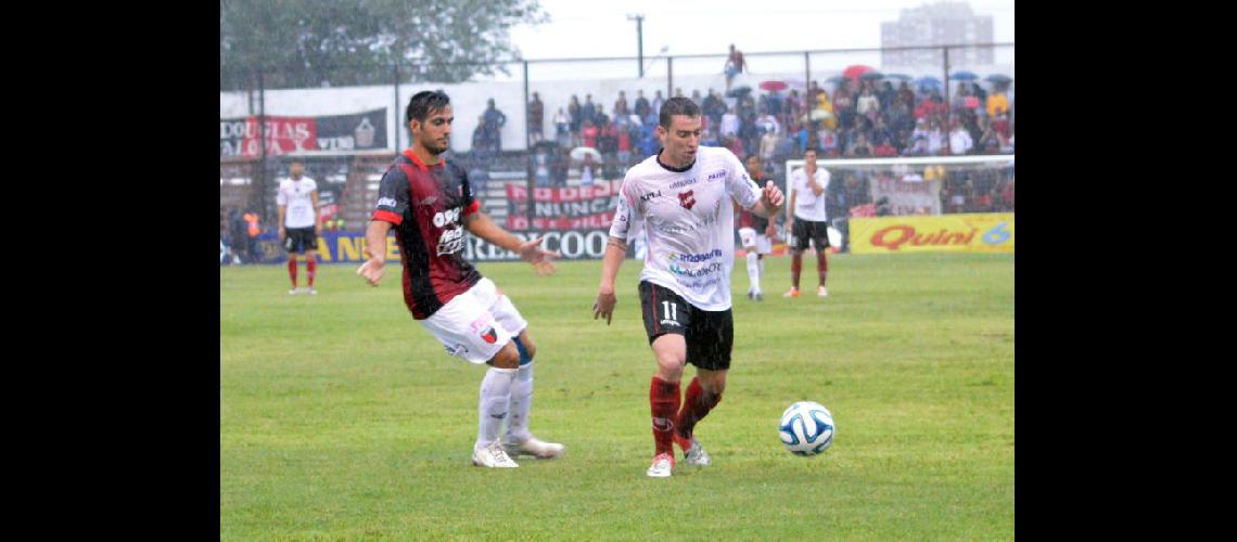  El volante Emanuel Moreno jugar el domingo el partido ante Argentinos Juniors en La Paternal (ARCHIVO LA OPINION) 