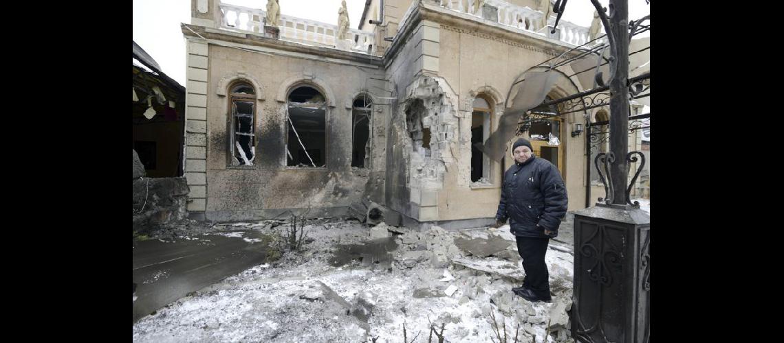  Los restos de un restaurante después de que fuera dañado por los bombardeos en Donetsk Ucrania (NA)