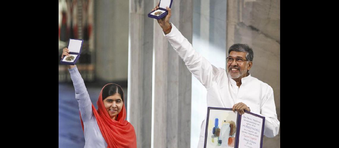  Malala Youfsafzai y el Indio Kailash Satyarthi en la ciudad de Estocolmo (NA)