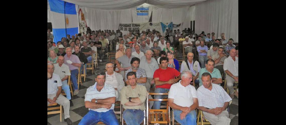  Unos 400 productores se reunieron en Tres Arroyos  (CARBAP)