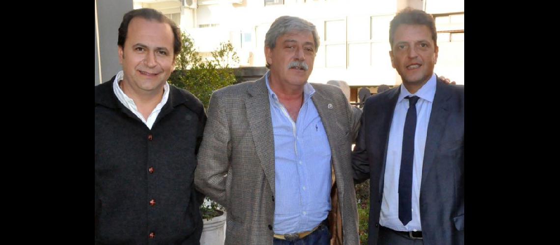  Jorge Solmi junto a Eduardo Buzzi (expresidente de la FAA y candidato a gobernador de Sante Fe) y Sergio Massa (FRENTE RENOVADOR)