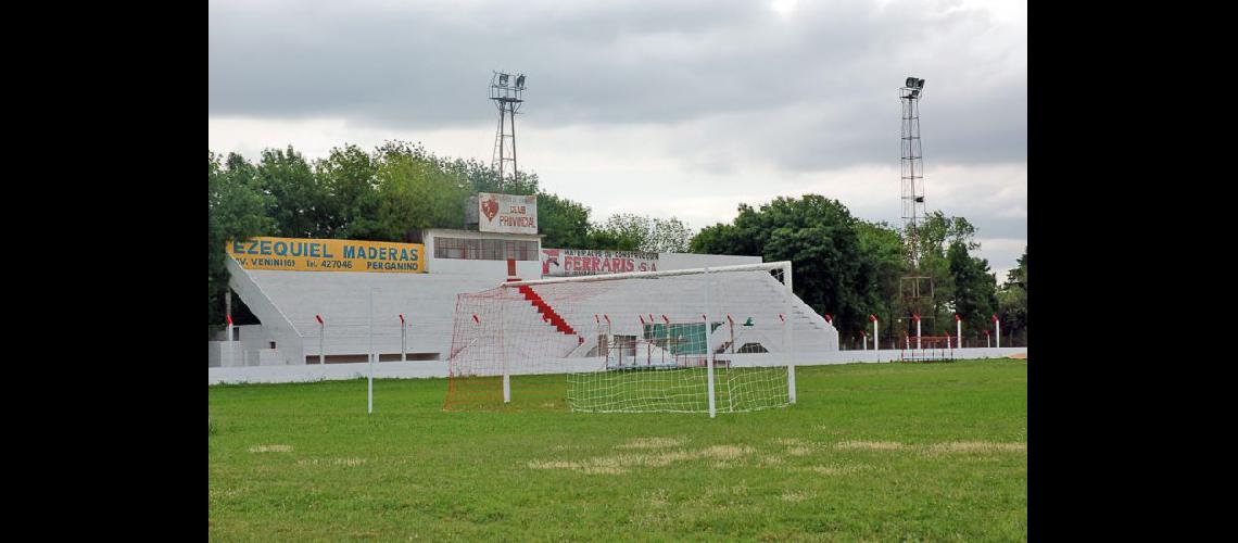  El renovado estadio de Provincial ser sede esta noche de la primera final del play off del fútbol local (ARCHIVO LA OPINION)
