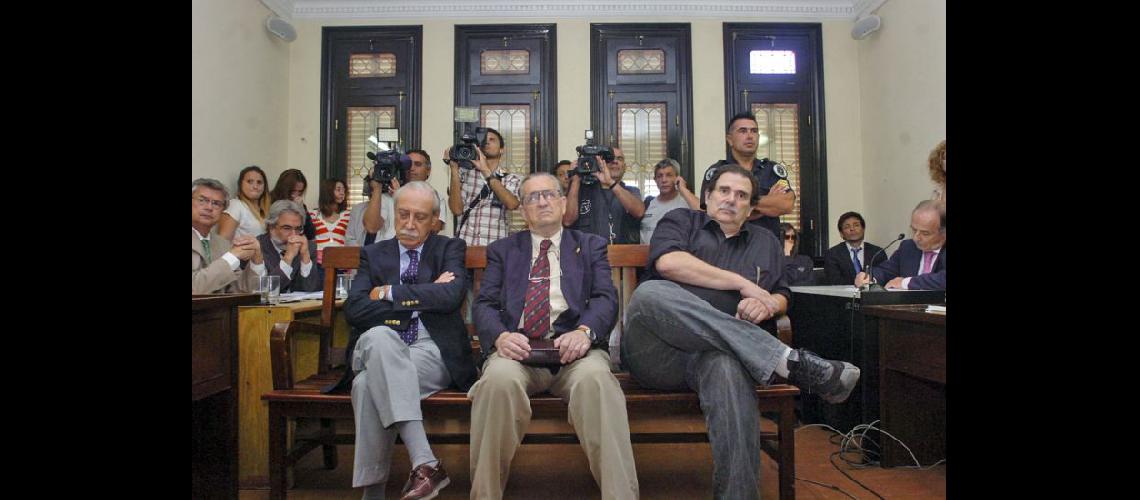  Los acusados escuchando la lectura de la sentencia en el Tribunal Oral Federal 2 de Córdoba (NA) 