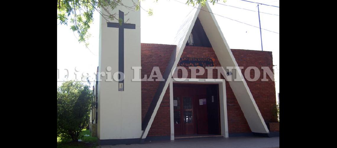  Javier Fortunato desplegó su labor sacerdotal durante 16 años en la parroquia de Ftima  del barrio San Martín ubicada en J J Jiménez 549  (ARCHIVO LA OPINION) 