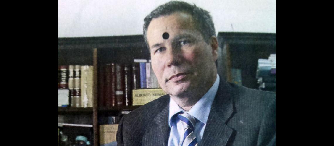  La foto de Nisman en la cual hay un punto negro en la frente (NA)