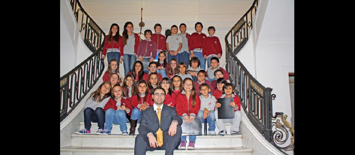  Con alumnos de Icade El proyecto Cantando a la Patria comenzó en 2009 y se materializó en 2014 (DIEGO MORAN) 