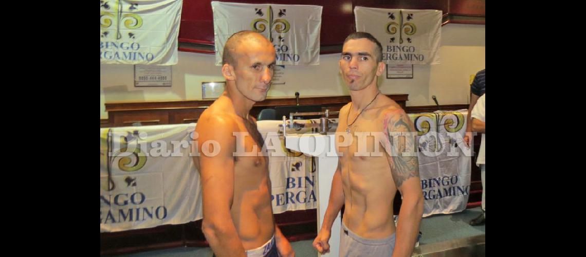  Julin Aristule y Fabin Orozco tras el pesaje que se realizó ayer en las instalaciones del Bingo Pergamino (LA OPINION)