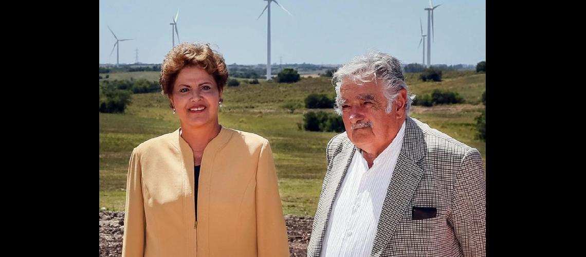  Dilma Rousseff y José Mujica inauguraron un parque eólico en Colonia (TELAMCOMAR)