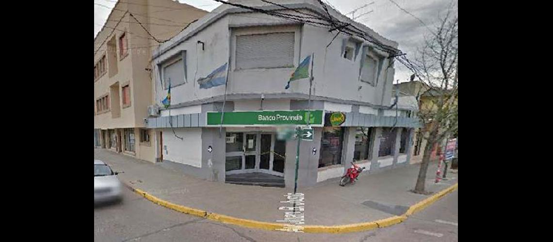  Asaltaron a un hombre en inmediaciones del Banco Provincia de avenida Juan B Justo  (GOOGLE)