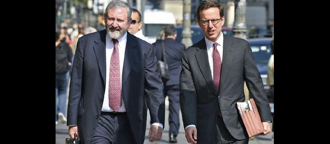  Blackman y Boccuzzi los abogados que representan a Argentina en el litigio contra los fondos buitre  (NA) 