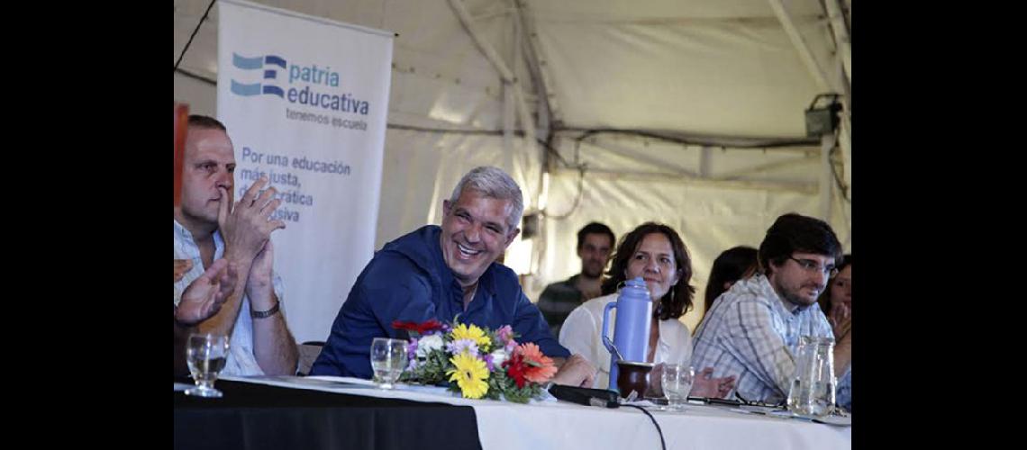  Domínguez en el Partido de Malvinas Argentinas cuetionó a los que vaticinan una caída del Gobierno (NA) 