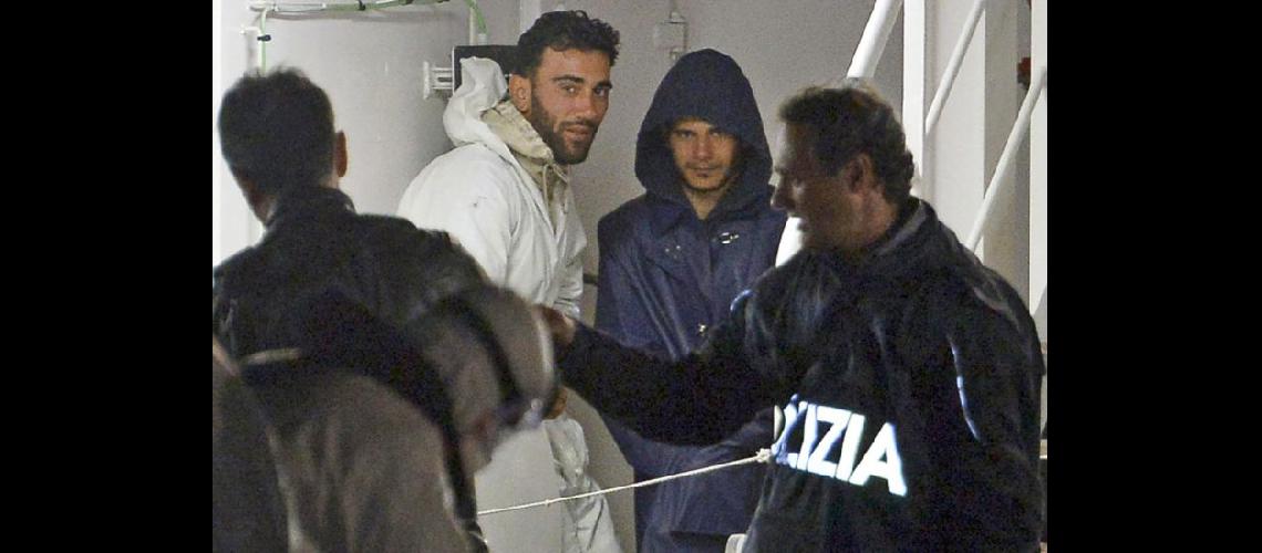  Mohamed Alí Malek un tunecino de 27 años habría provocado el naufragio al sobrecargar el barco (NA) 
