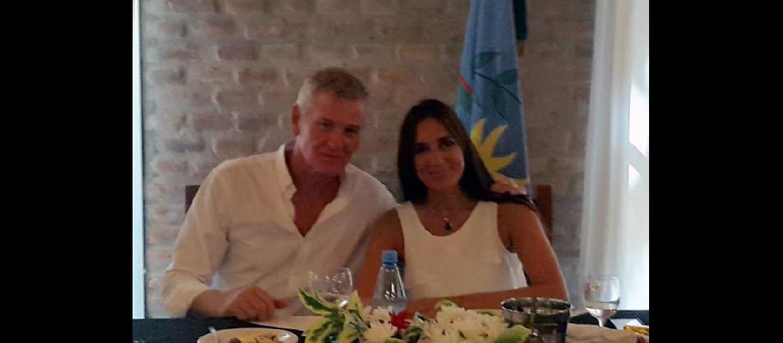  El precandidato a gobernador Francisco de Narvez con Marita Conti en un reciente encuentro (FRENTE RENOVADOR)