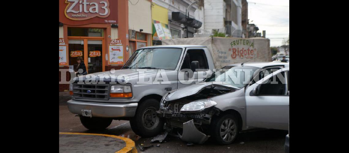  El choque ocurrió en la esquina de San Nicols y General Pinto (LA OPINION) 
