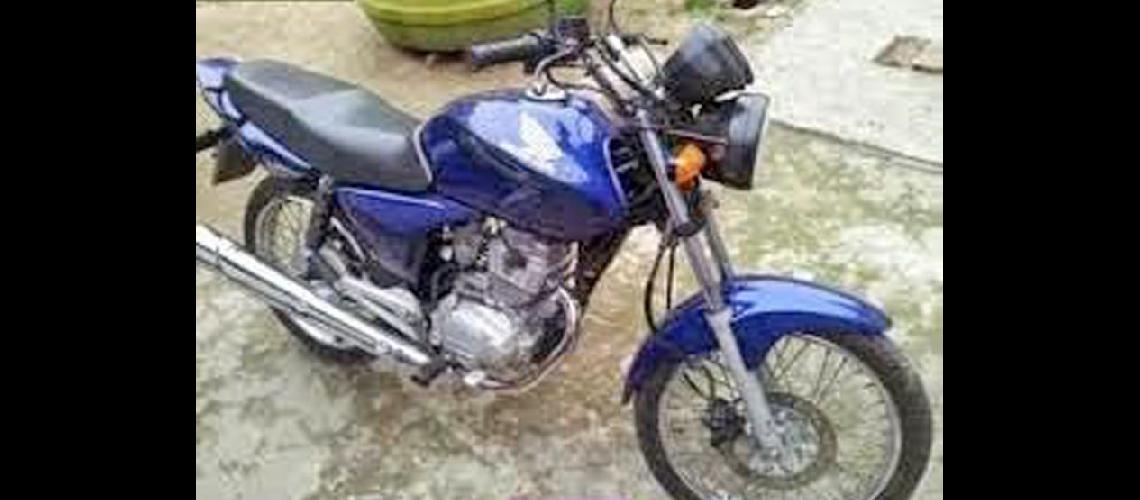  La moto secuestrada es una Honda CG Titan color azul (ARCHIVO LA OPININO)