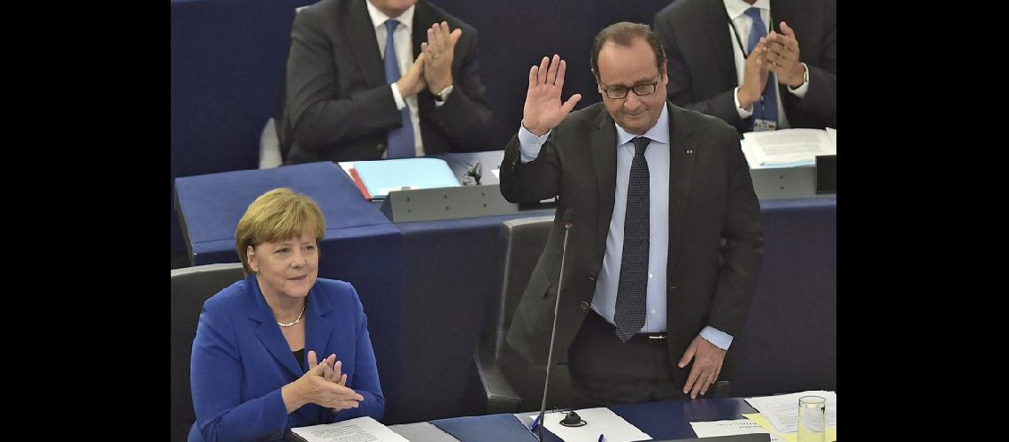  Angela Merkel y François Hollande (NA)