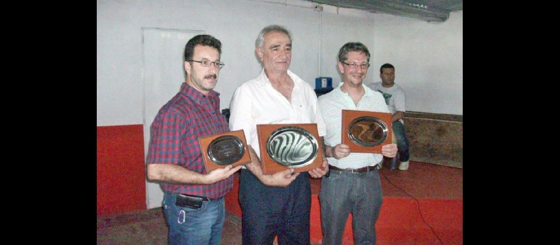  Flavio Pascual Néstor Zavaleta y Mauro Giacalone el podio en aire de quebrar (PRENSA- GABRIEL SALERNO)