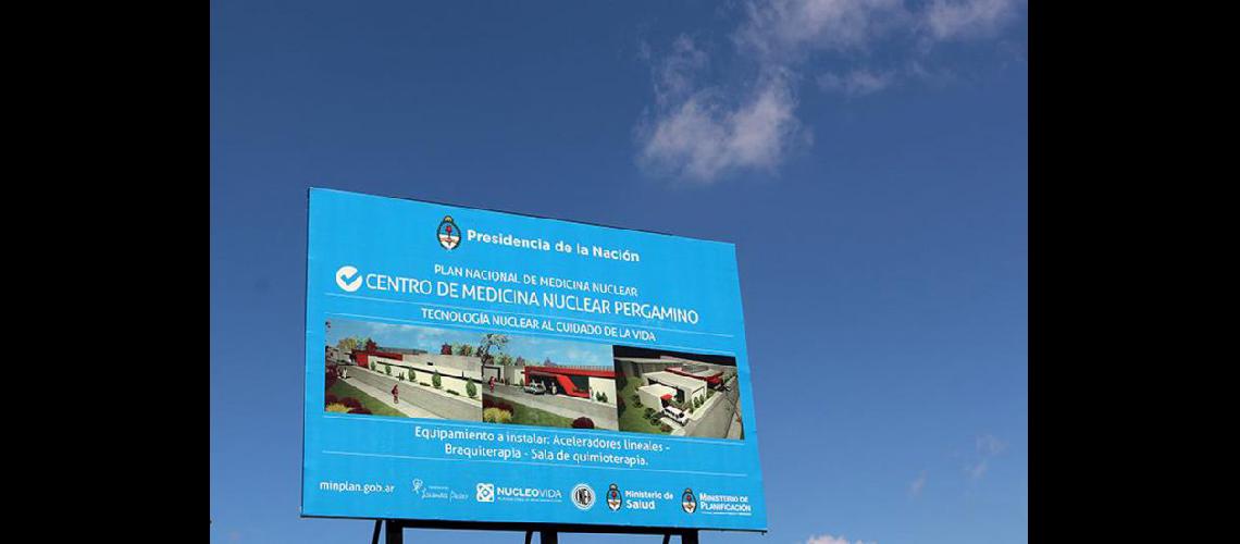  El cartel en el que se puede observar cómo quedar� terminado el Centro de Medicina Nuclear (GOBIERNO DE PERGAMINO) 