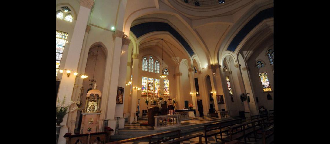  La Parroquia Nuestra Señora de Lourdes se halla en calle Santiago 1169 (entre San Juan y Mendoza) (TELAMCOMAR)