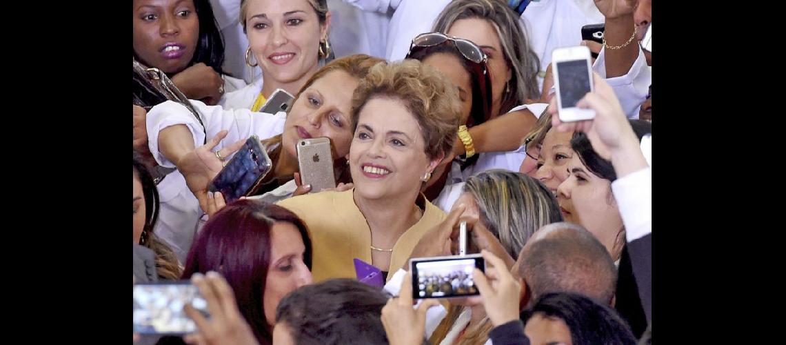  Tengo la claridad de que la acusación es ridícula dijo Rousseff durante un acto social (NA)