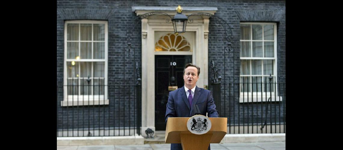  Cameron dio un discurso al país frente a su residencia de Downing Street a dos días del referéndum (VOZPOPULICOM)
