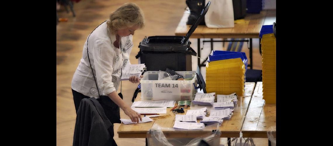  Unos 465 millones de electores estaban llamados a participar en el referéndum sobre la permanencia (NA)