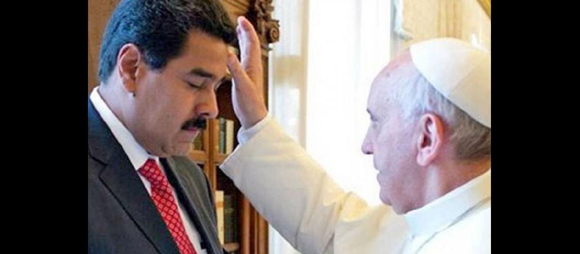  Maduro al regresar de una gira por Medio Oriente hizo una escala en Roma y se reunió con el Papa (ELUNIVERSALCOM)