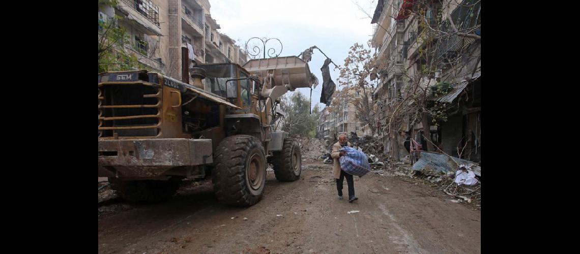  Una vez terminada la operación de evacuación el régimen podr proclamar el control total de Alepo (NA)