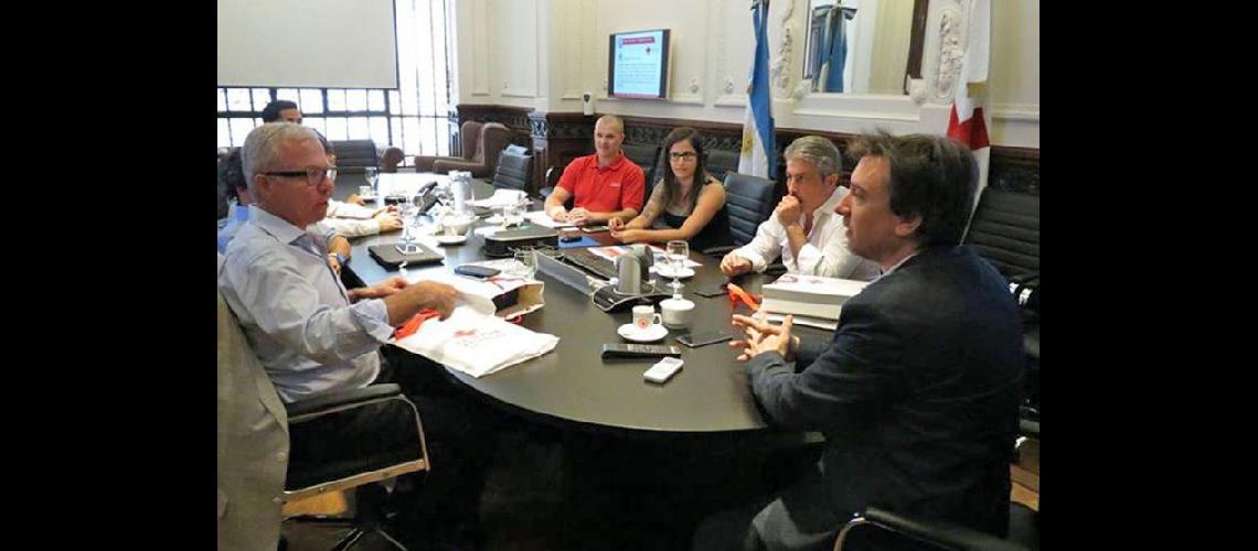  Días pasados el Municipio participó de una reunión con Cruz Roja (CRUZ ROJA ARGENTINA) 