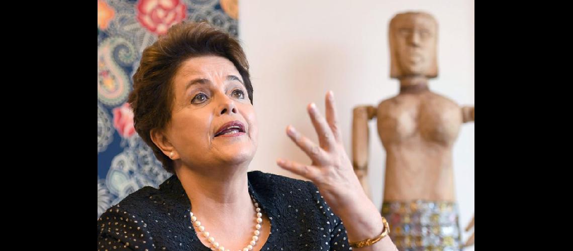  Dilma Rousseff por primera vez habla de su futuro político y dijo que no ser candidata a presidenta (NA)
