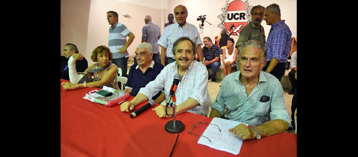  Hipólito Solari Yrigoyen Ricardo Alfonsín y Juan Manuel Casella encabezaron el encuentro (TELAMCOMAR)