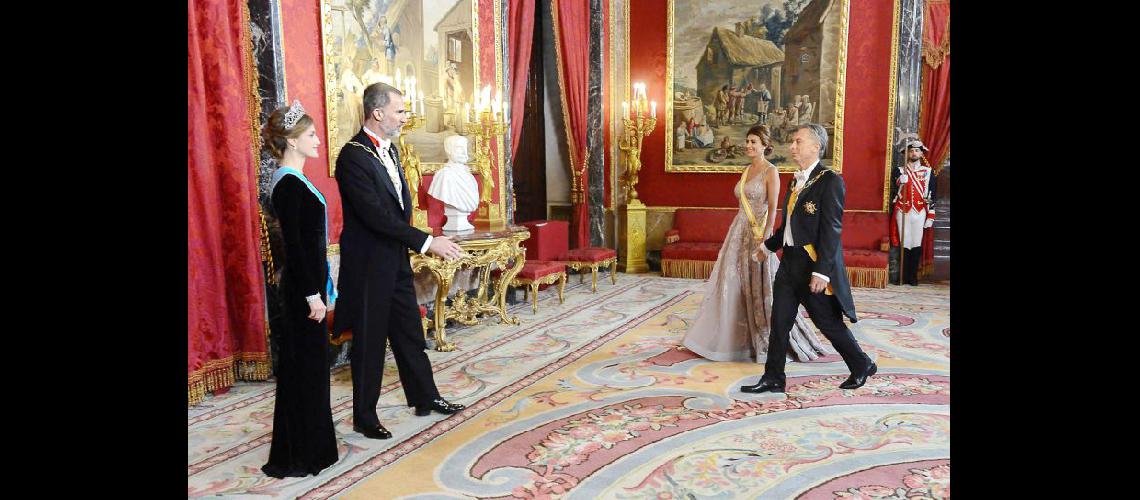  Mauricio Macri y Juliana Awada en la cena de gala que los reyes ofrecieron en el Palacio Real (TELAMCOMAR)