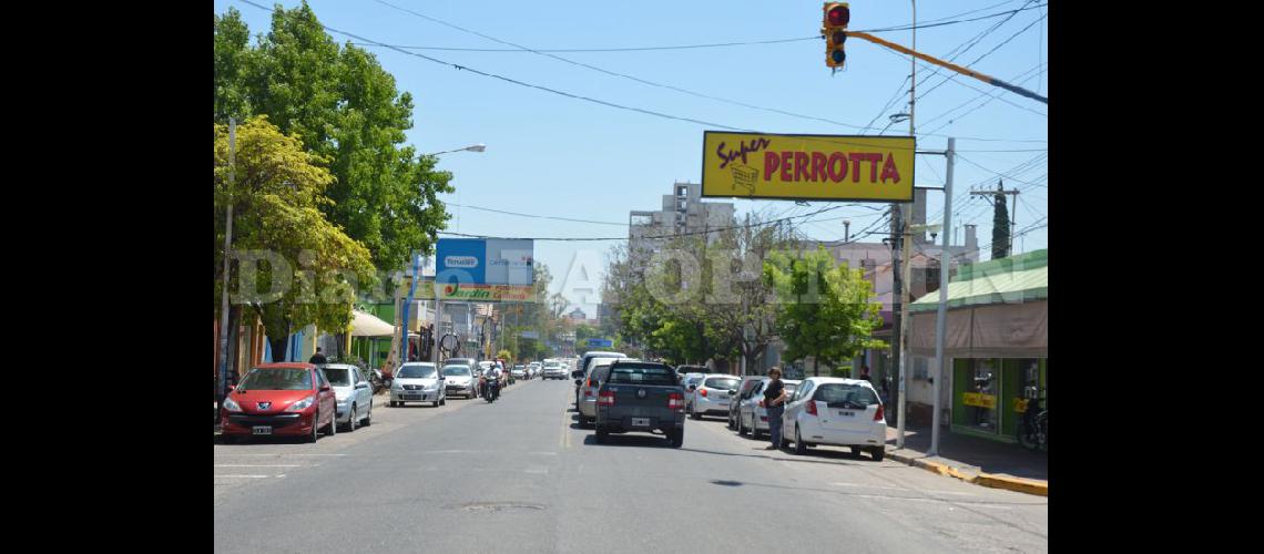  En la vecina ciudad de Rosario hay ms de 25 centros comerciales (INVERTIR EN LADRILLOSCOM)
