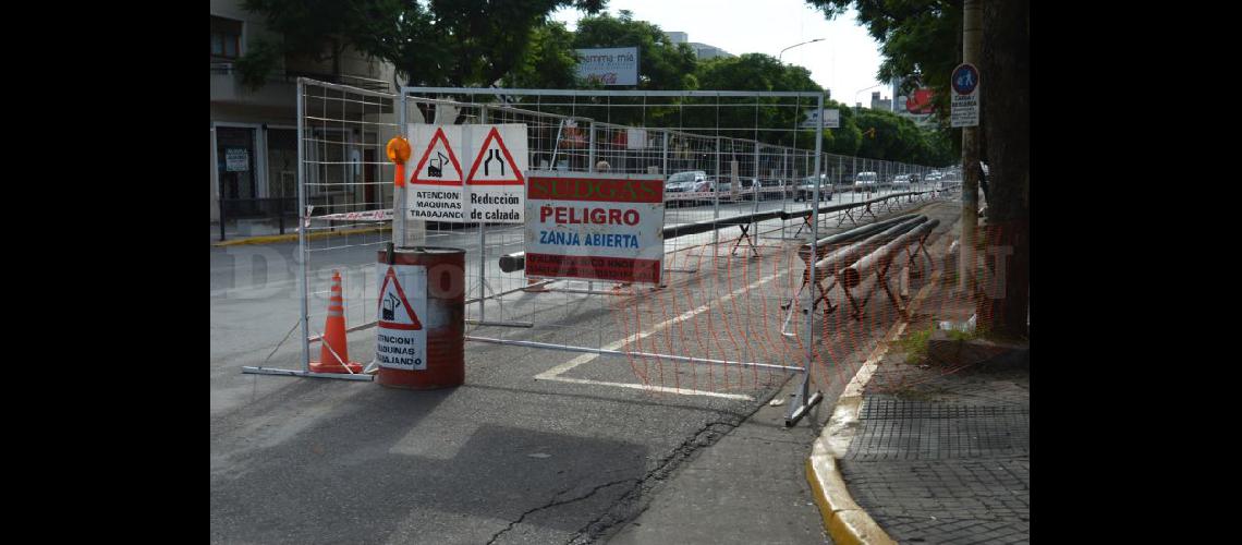  Los trabajos fueron puestos en marcha sobre Avenida de Mayo dado que el gasoducto se extender hasta la Plaza San José (LA OPINION)