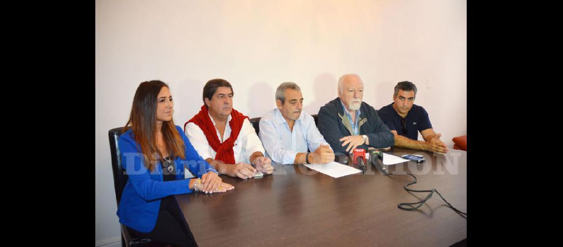  Conti Tressens Pérez Migliaro y Brigati realizaron el anuncio en conferencia de prensa (LA OPINION) 