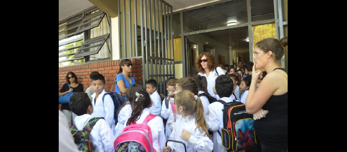 Los docentes continúan con serias diferencias con la gobernadora Vidal (ARCHIVO LA OPINION)