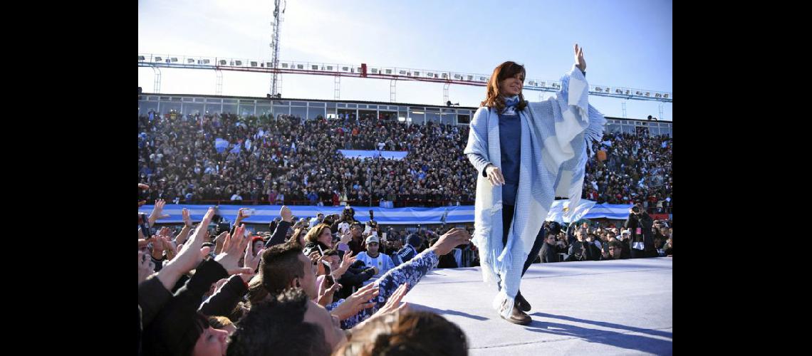  La expresidenta lanzó ayer con un multitudinario acto en el estadio de Sarandí el frente Unidad Ciudadana (NA)