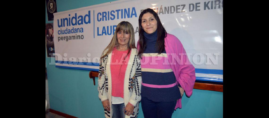  La primera candidata a concejal por Unidad Ciudadana Laura Clark junto a la senadora Mónica Macha (LA OPINION)