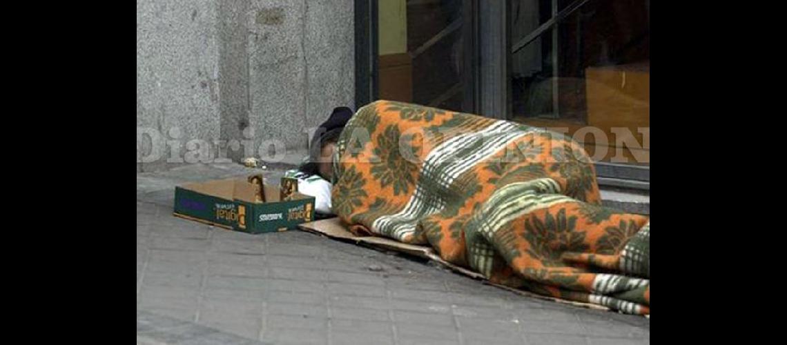  La postal de las personas durmiendo en las calles bajo el intenso frío no es la que se observa en Pergamino (PARABUENOSAIRESCOM)