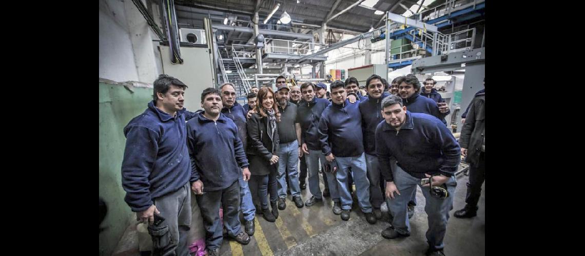  Cristina Kirchner recorrió Scalter una Pyme dedicada a la producción de telas tejidas y no tejidas (NA)