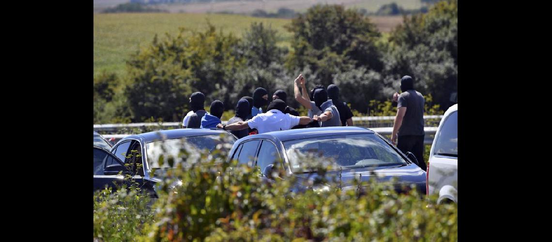  La detención del posible atacante se produjo a la tarde en la autovía en dirección de Calais (NA)