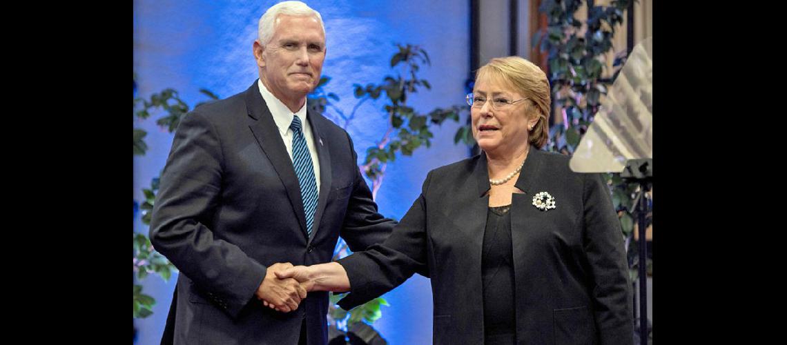  Mike Pence vicepresidente de Estados Unidos y Michelle Bachelet (NA)