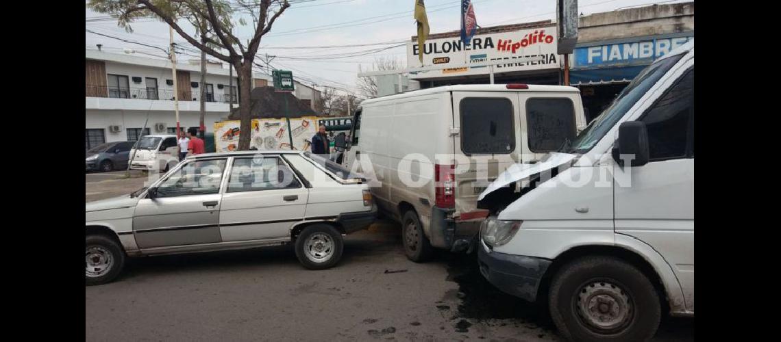  El choque se produjo en avenida Yrigoyen entre Venezuela y Colombia (LA OPINION)