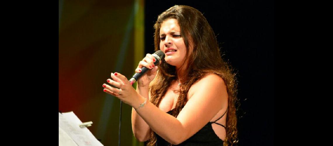  Rocío Pérez cantar esta noche acompañada por los maestros Juan Calderón y Néstor Gallardo (ROCIO PEREZ)
